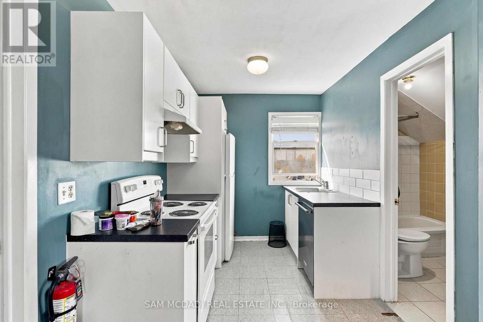 571 Kingston Road West — photo 15