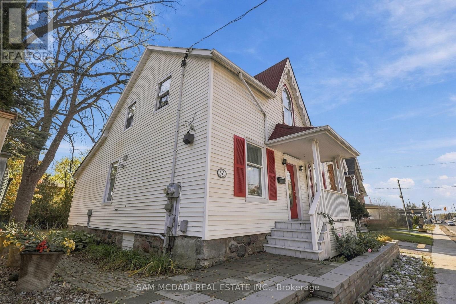 571 Kingston Road West — photo 2