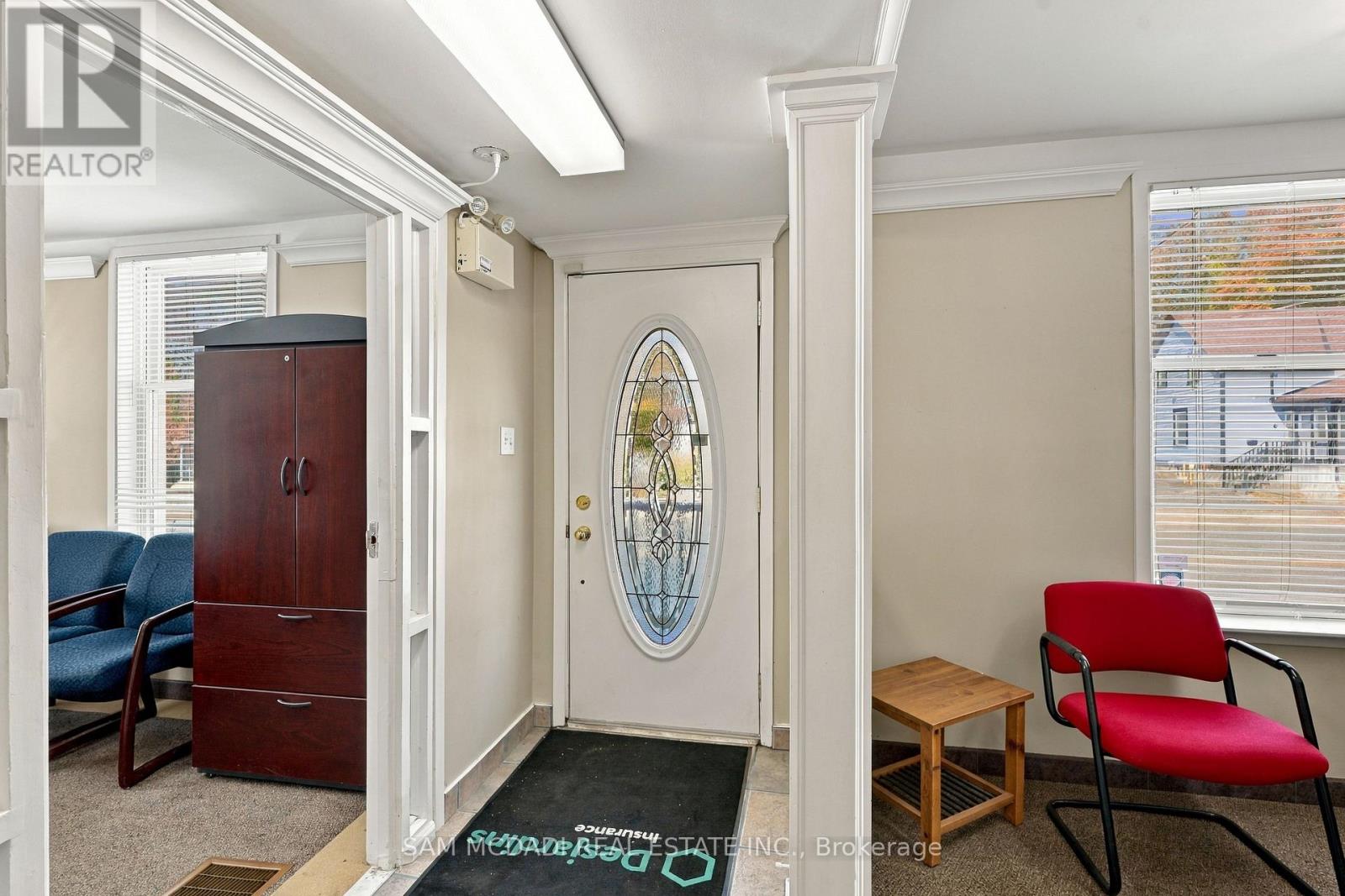 571 Kingston Road West — photo 26