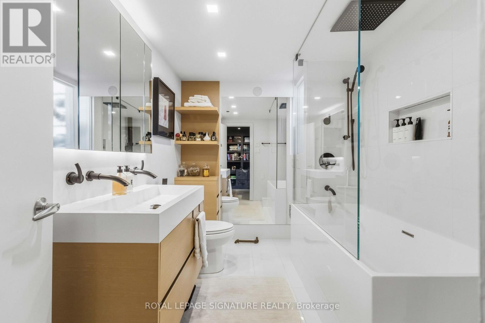 245 Carlaw Avenue — photo 19
