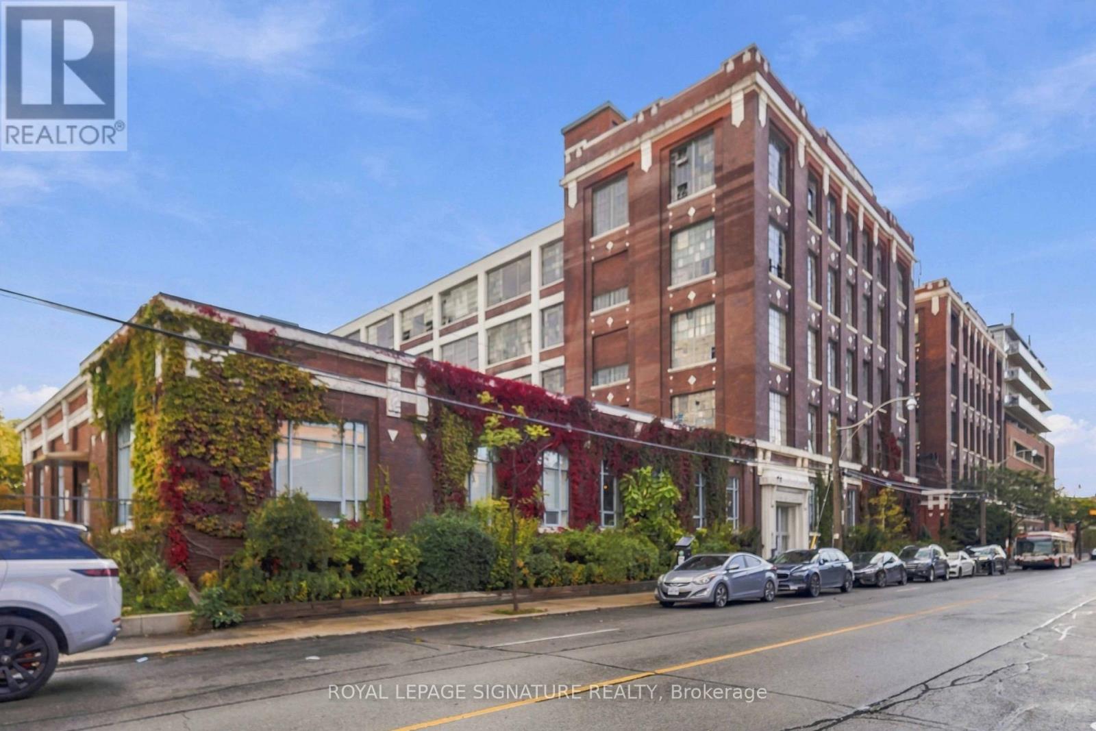 245 Carlaw Avenue — photo 2