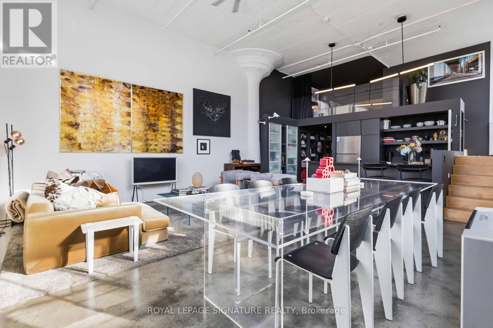 245 Carlaw Avenue — photo 8