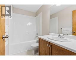 172 Harvest Gold Heights NE - photo 22
