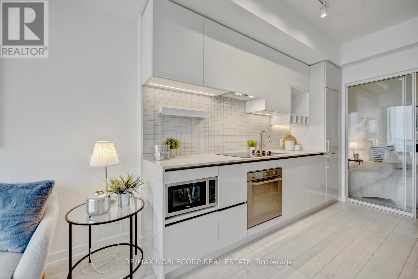 898 Portage Parkway — photo 11
