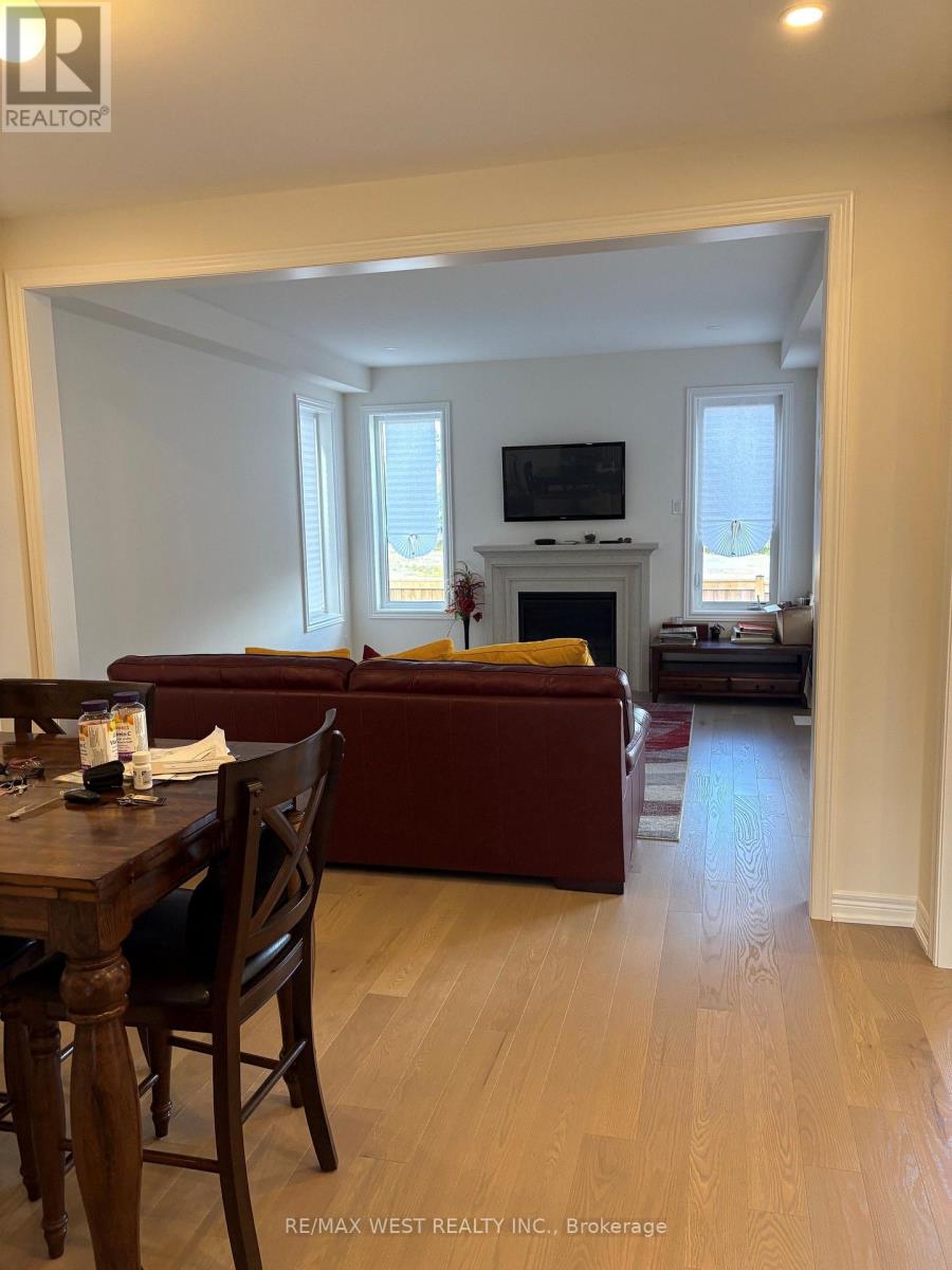1352 Davis Loop Circle — photo 4