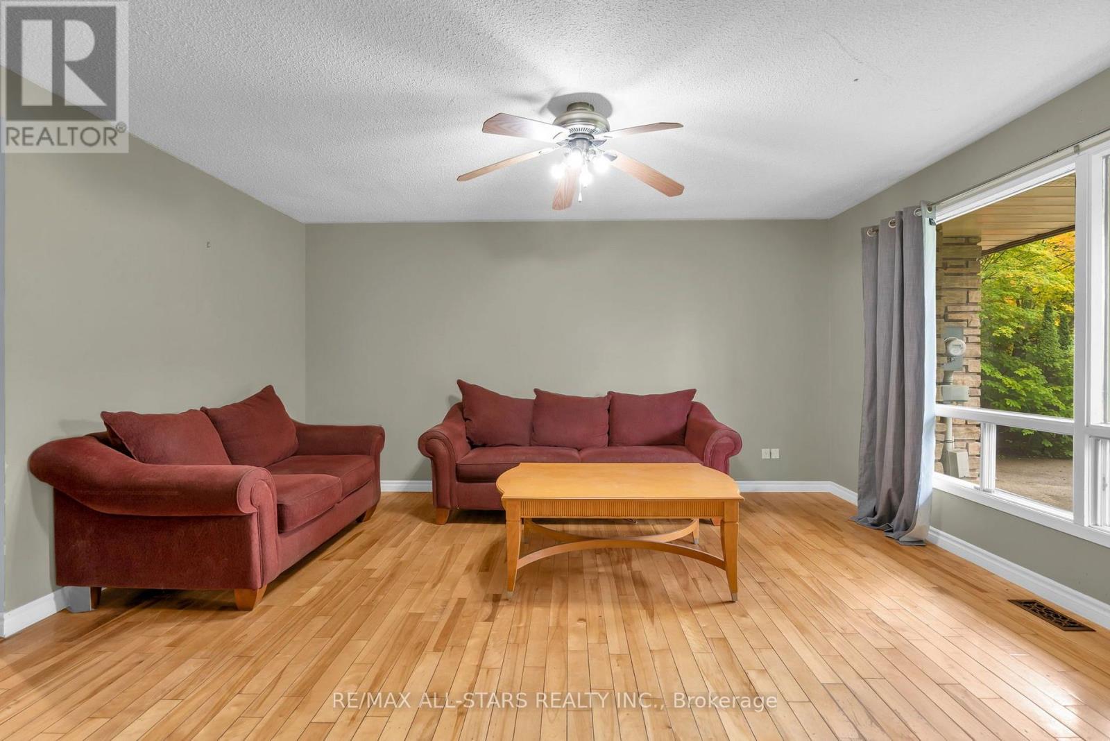 51 Queen Street, Georgina, ON photo 11
