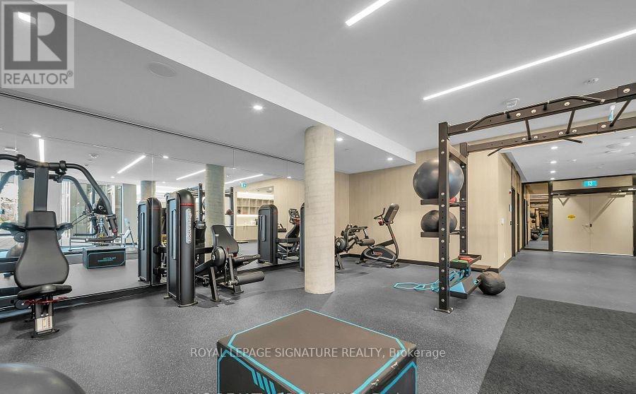 2020 Bathurst Street — photo 33
