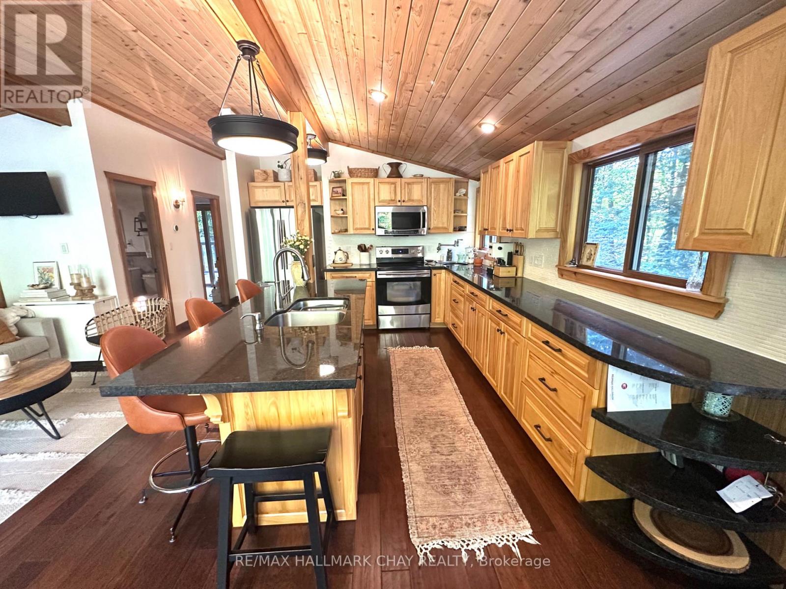 691 Rue Lafontaine Road West, Tiny, ON photo 14