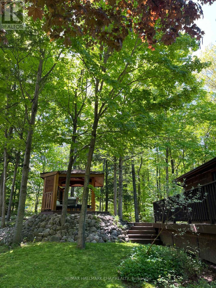 691 Rue Lafontaine Road West, Tiny, ON photo 8