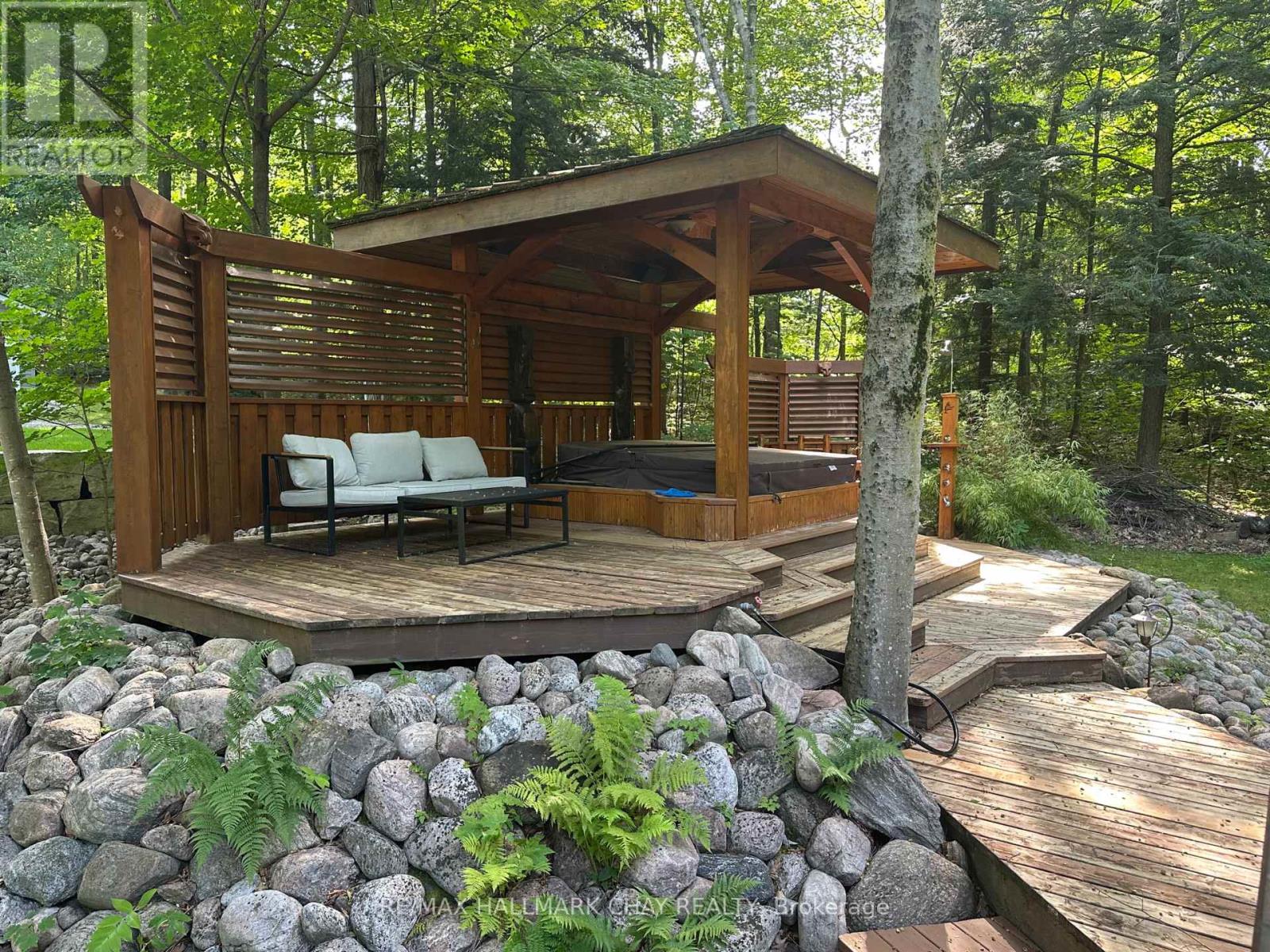 691 Rue Lafontaine Road West, Tiny, ON photo 9