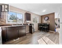 Kitchen - 7110 Lanigan Drive, Regina, SK S4X3Y1 Photo 7