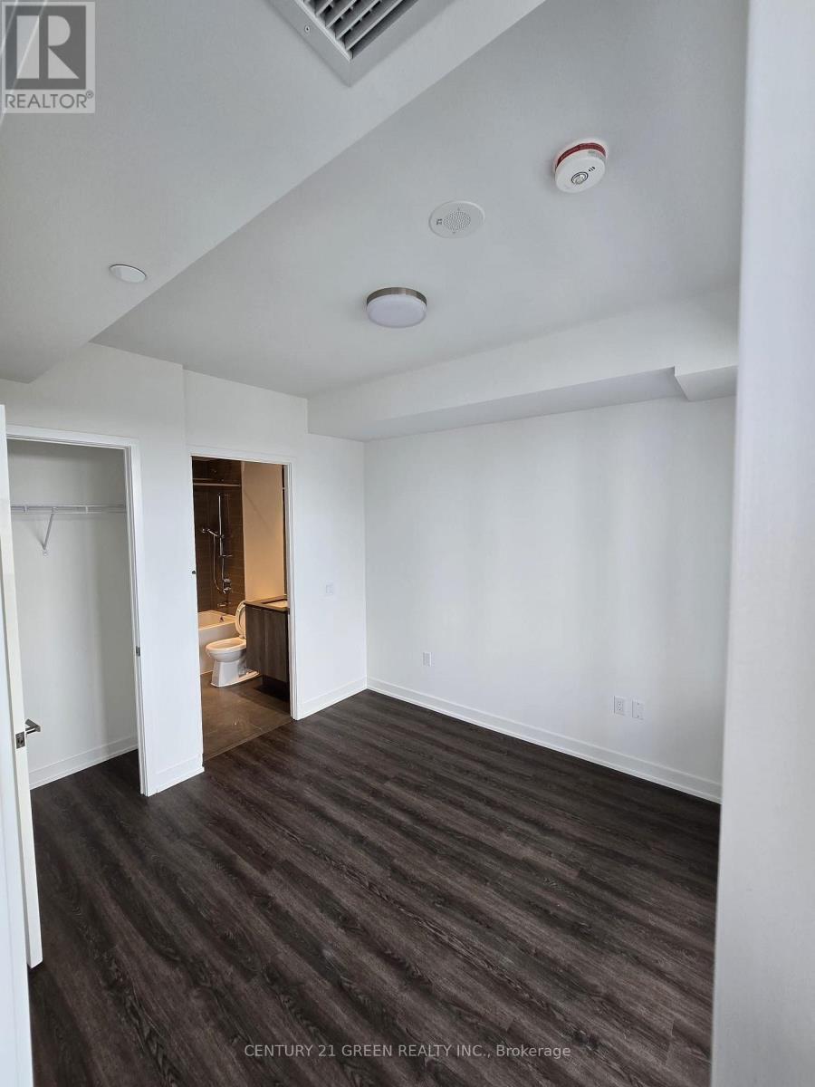 448 Burnhamthorpe Road West — photo 10