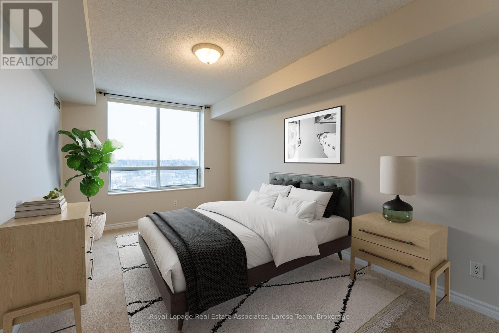 5233 Dundas Street West — photo 17