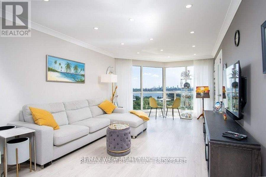 NPH7- 2261 Lake Shore Boulevard West, Toronto, ON photo 13