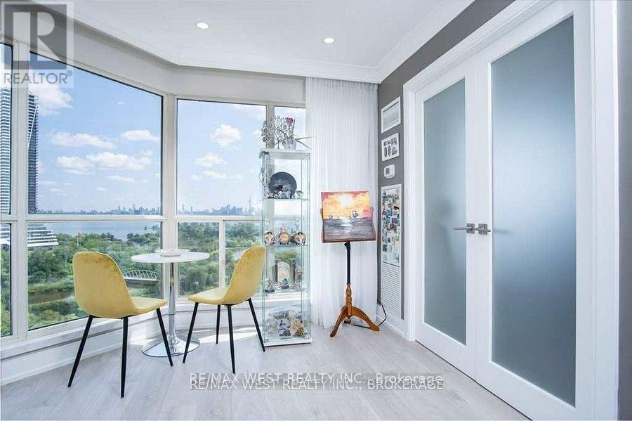 NPH7- 2261 Lake Shore Boulevard West, Toronto, ON photo 18