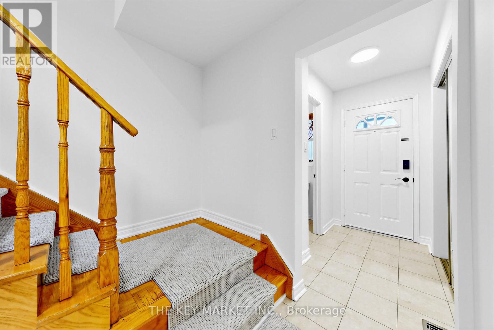 238 Lech Walesa Drive, Mississauga, ON photo 3