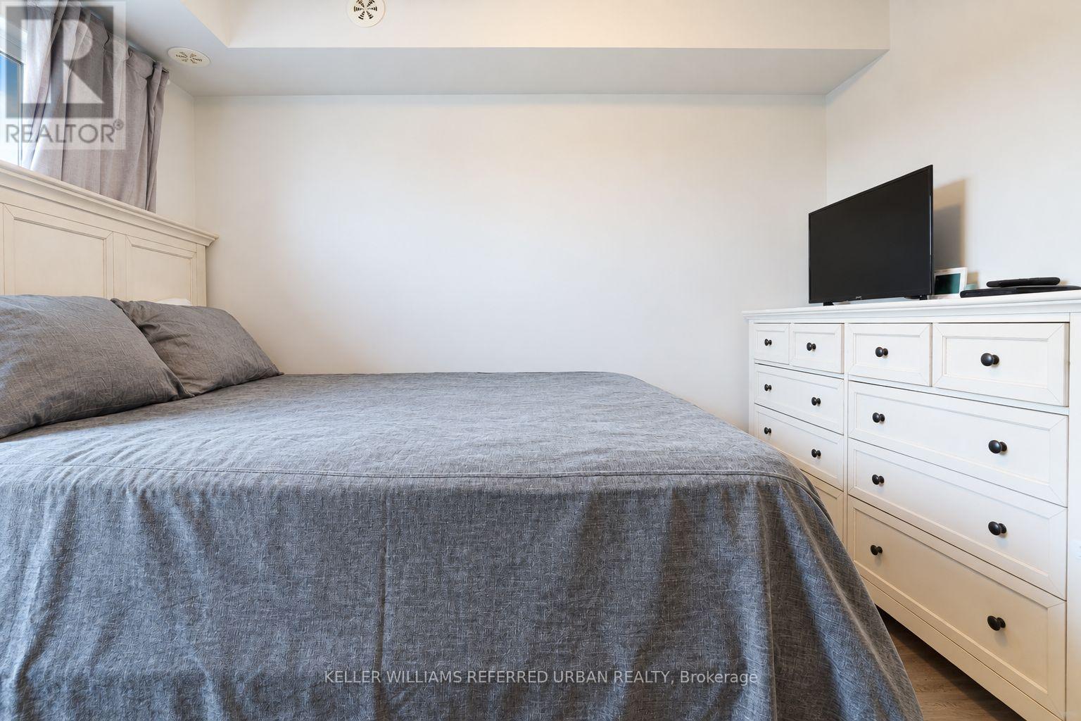#25 630 ROGERS ROAD - 6