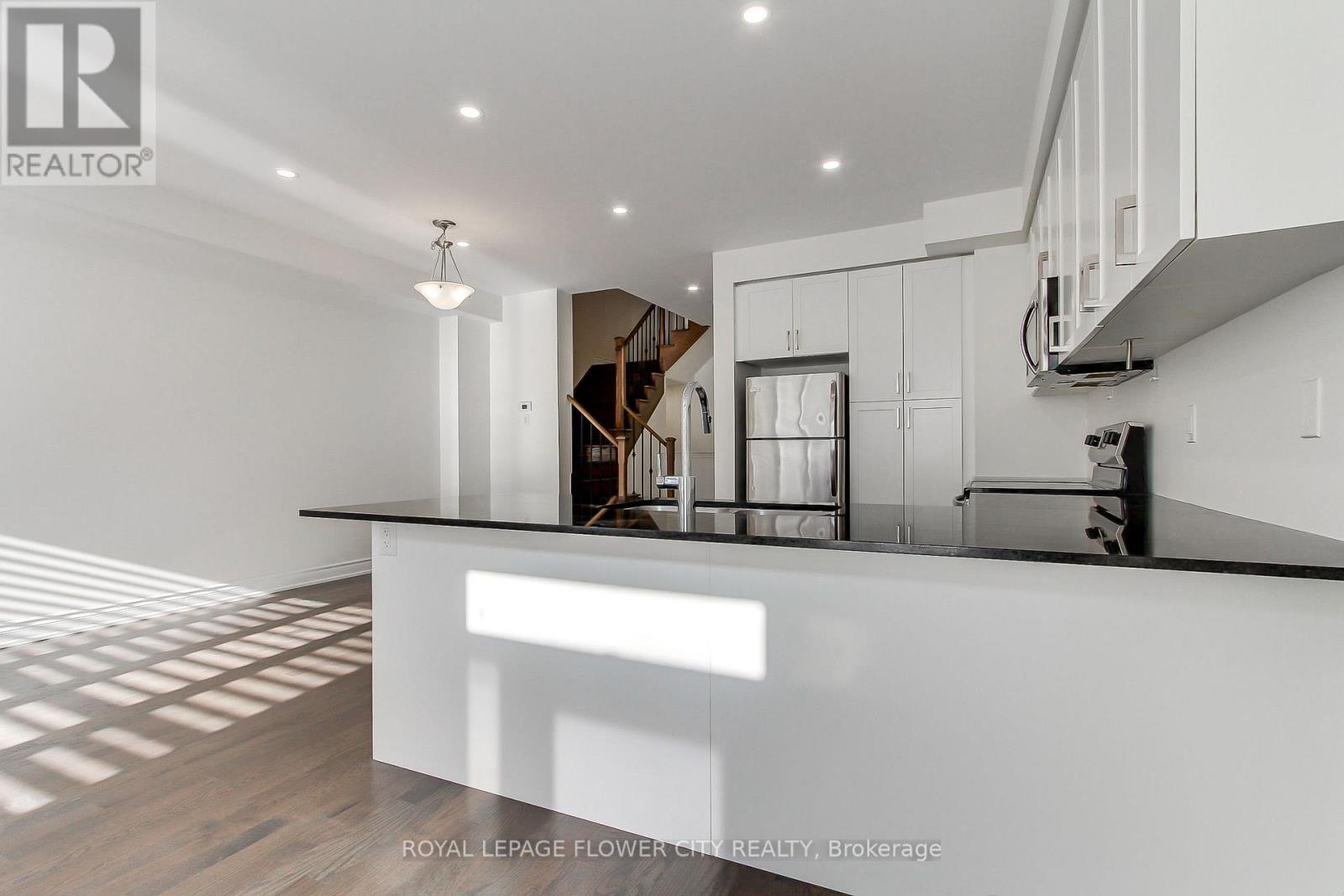 1311 Restivo Lane, Milton, ON photo 12