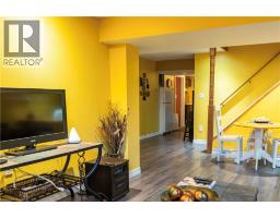 845 Brandenburg Boulevard, Waterloo, ON N2T2X5 Photo 8