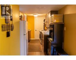 845 Brandenburg Boulevard, Waterloo, ON N2T2X5 Photo 9