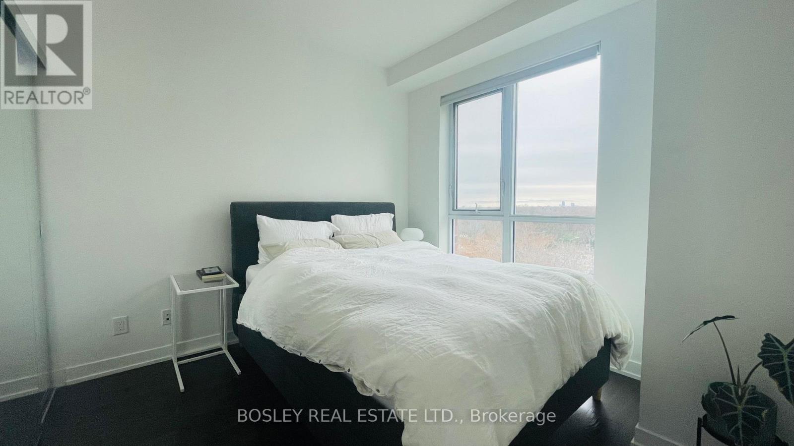 1830 Bloor Street West — photo 11