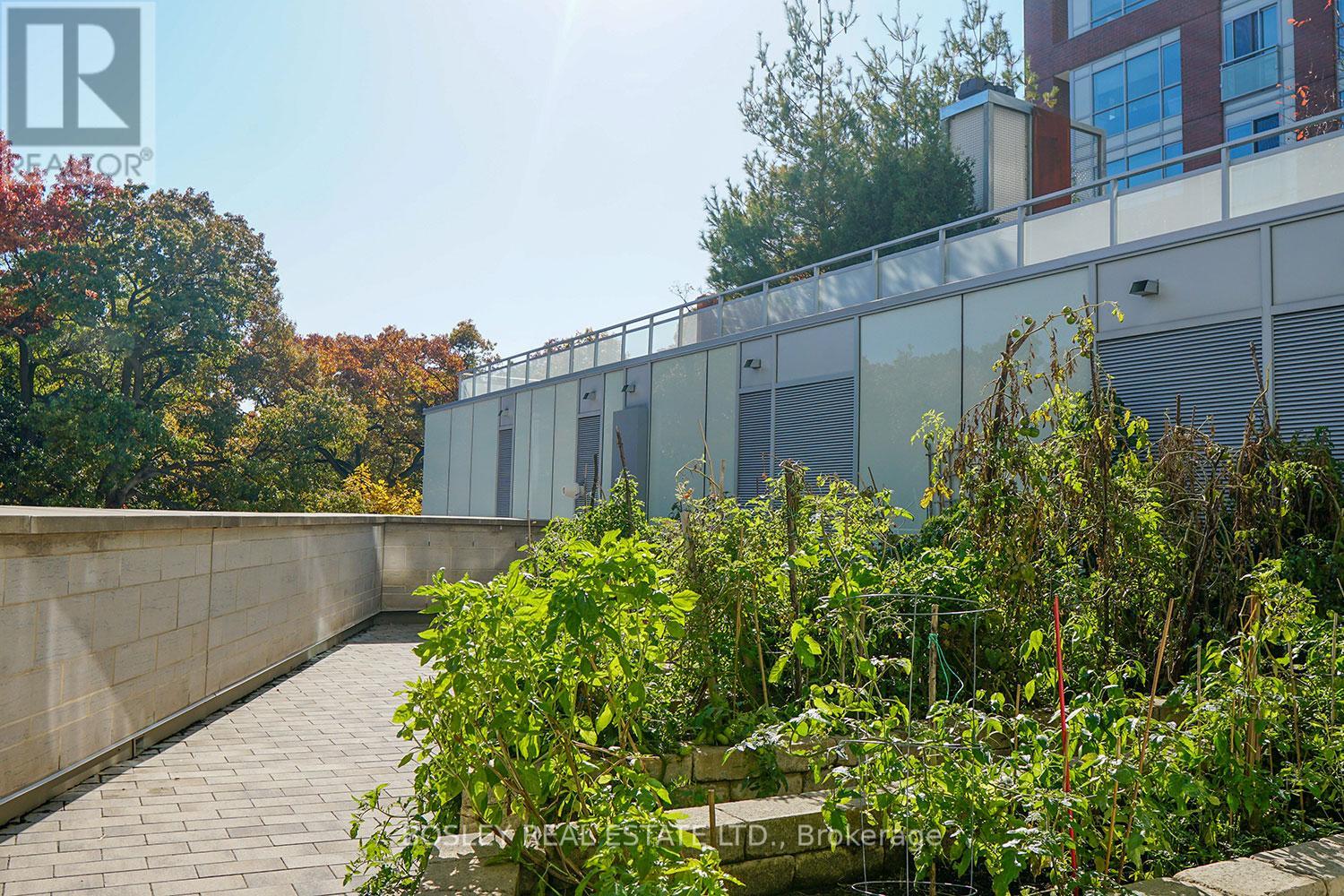 1830 Bloor Street West — photo 30
