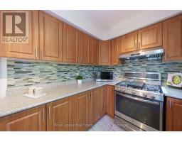 Kitchen - 6763 Dolmage Court, Mississauga, ON L5N4V9 Photo 6