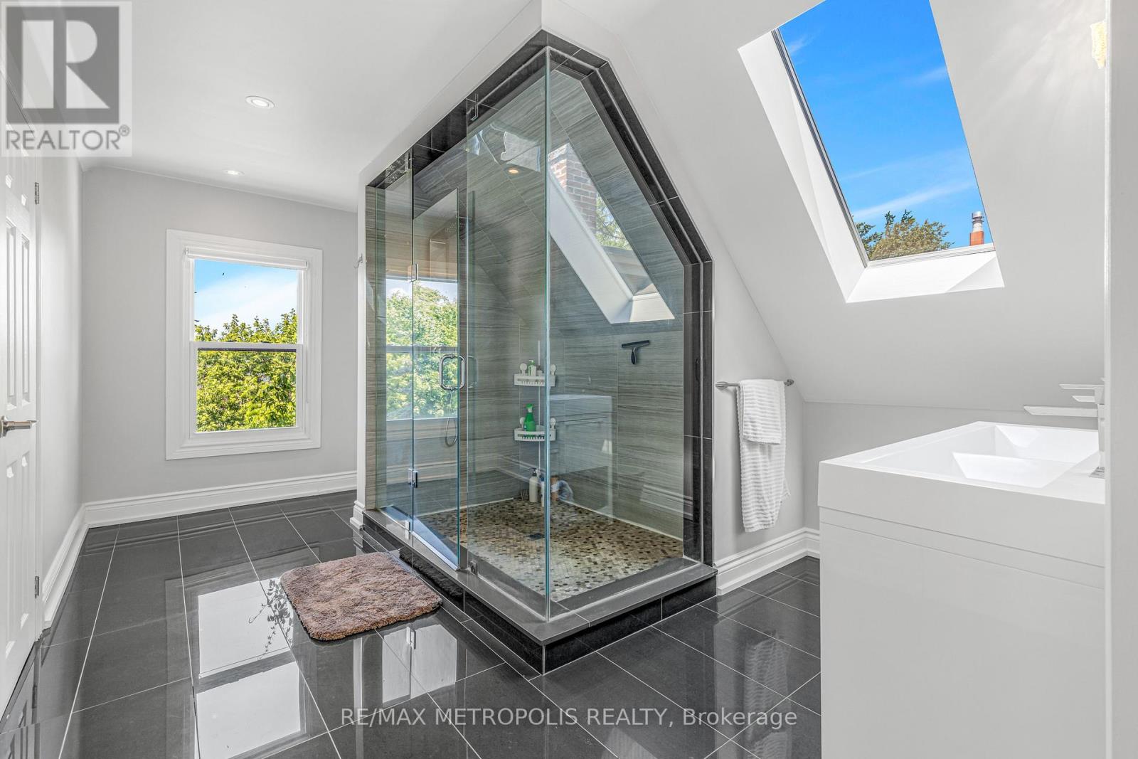 26 Algonquin Avenue — photo 29