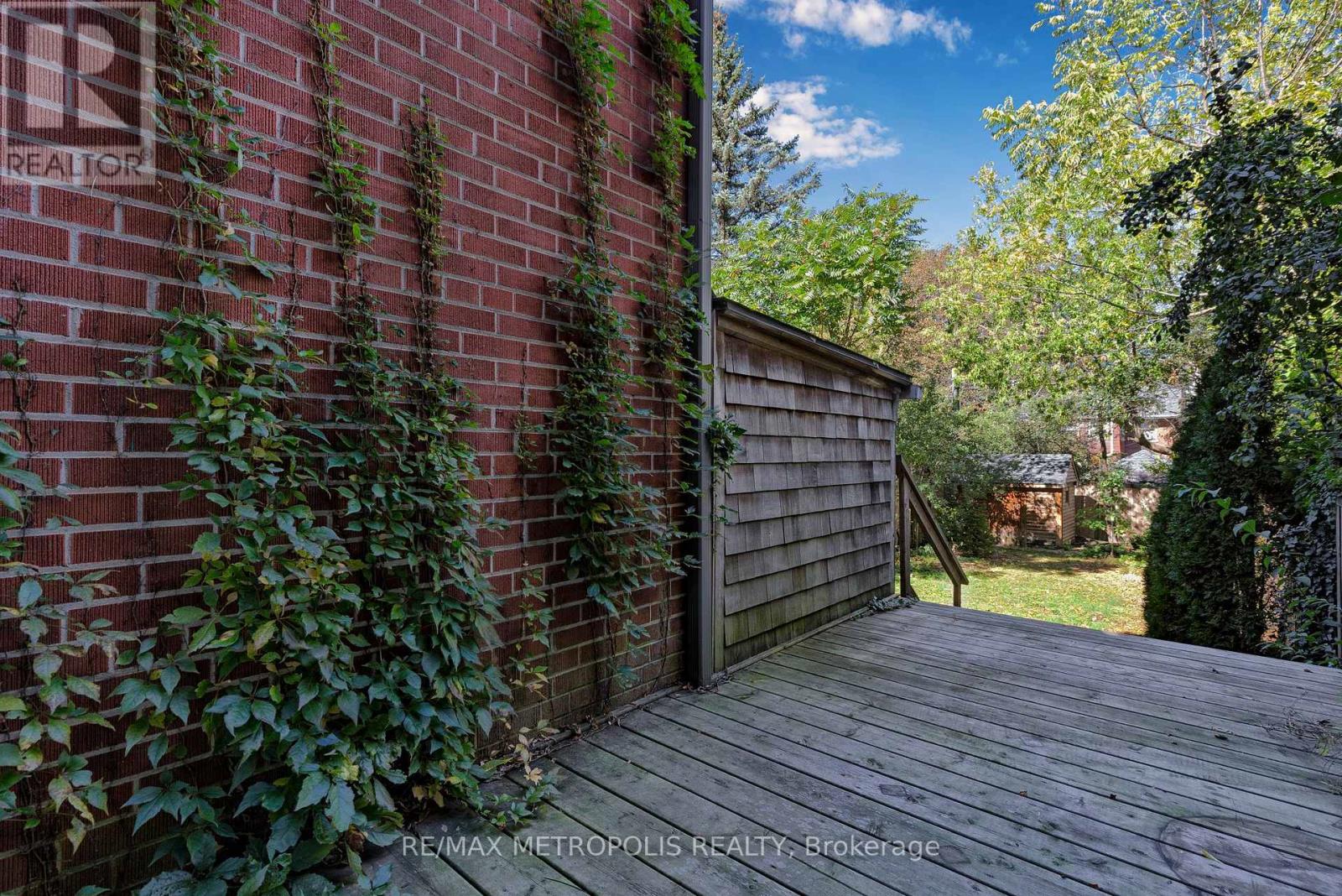 26 Algonquin Avenue — photo 36