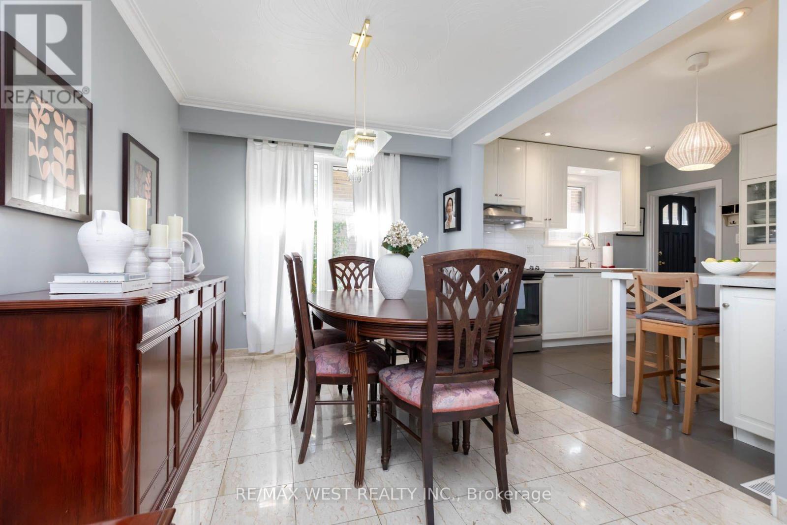 82 Renault Crescent, Toronto, ON photo 11