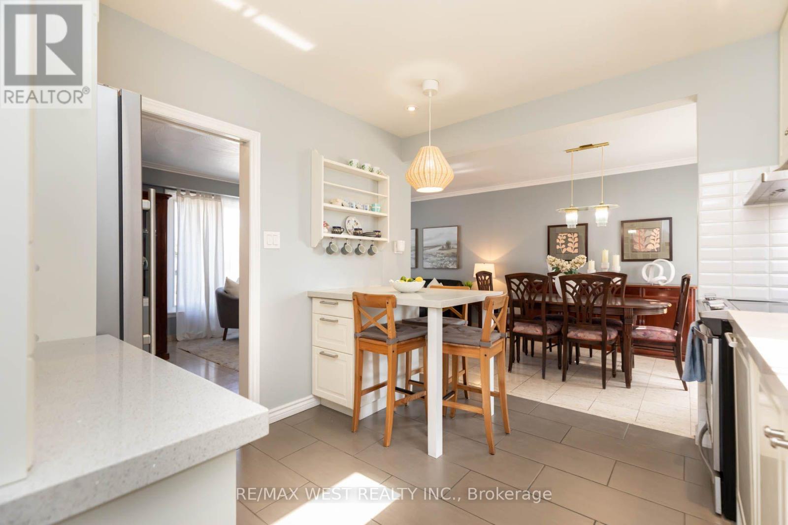 82 Renault Crescent, Toronto, ON photo 15