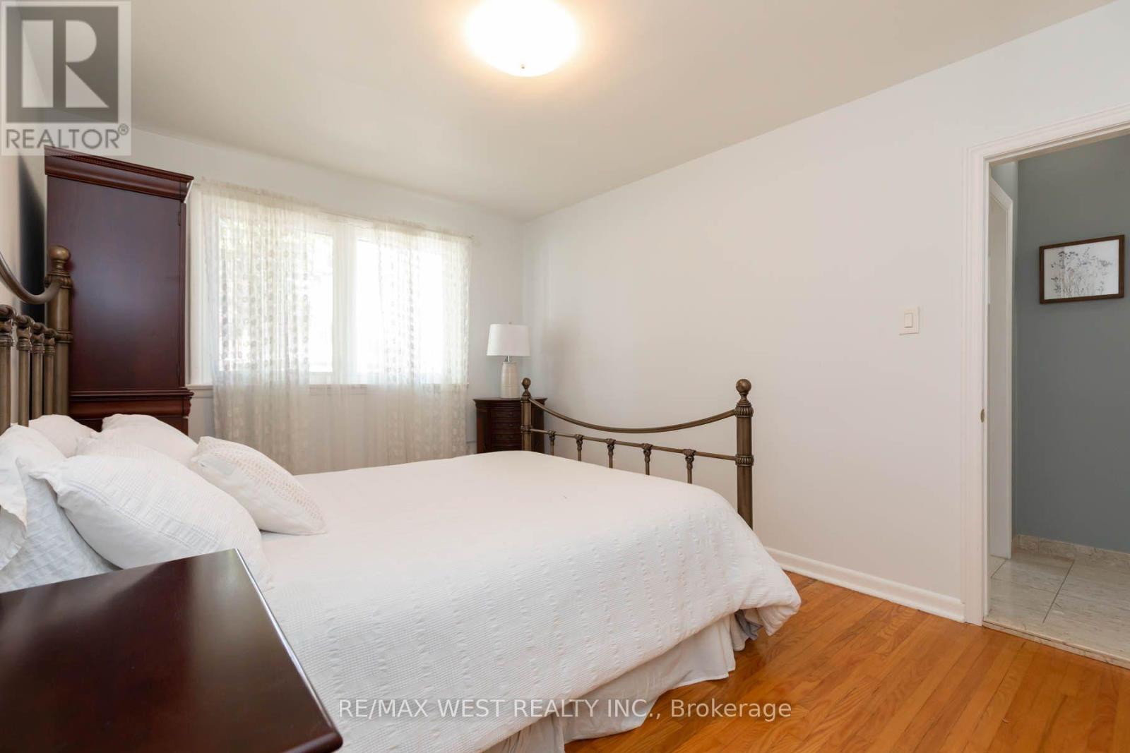 82 Renault Crescent, Toronto, ON photo 20