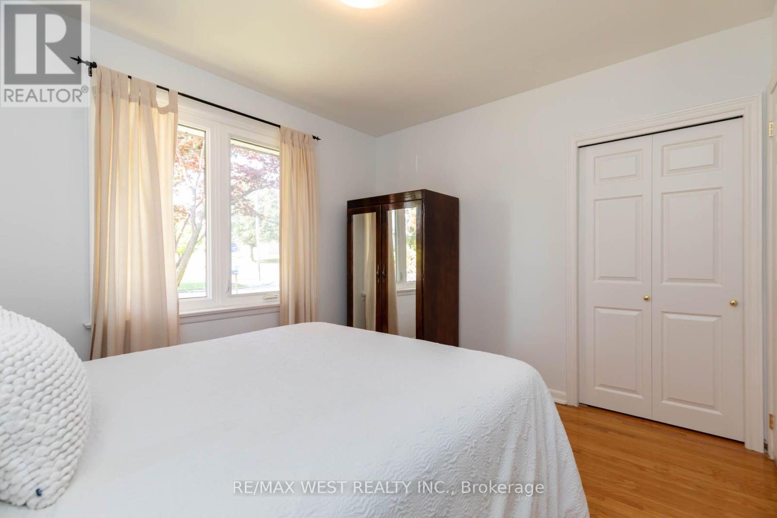 82 Renault Crescent, Toronto, ON photo 23