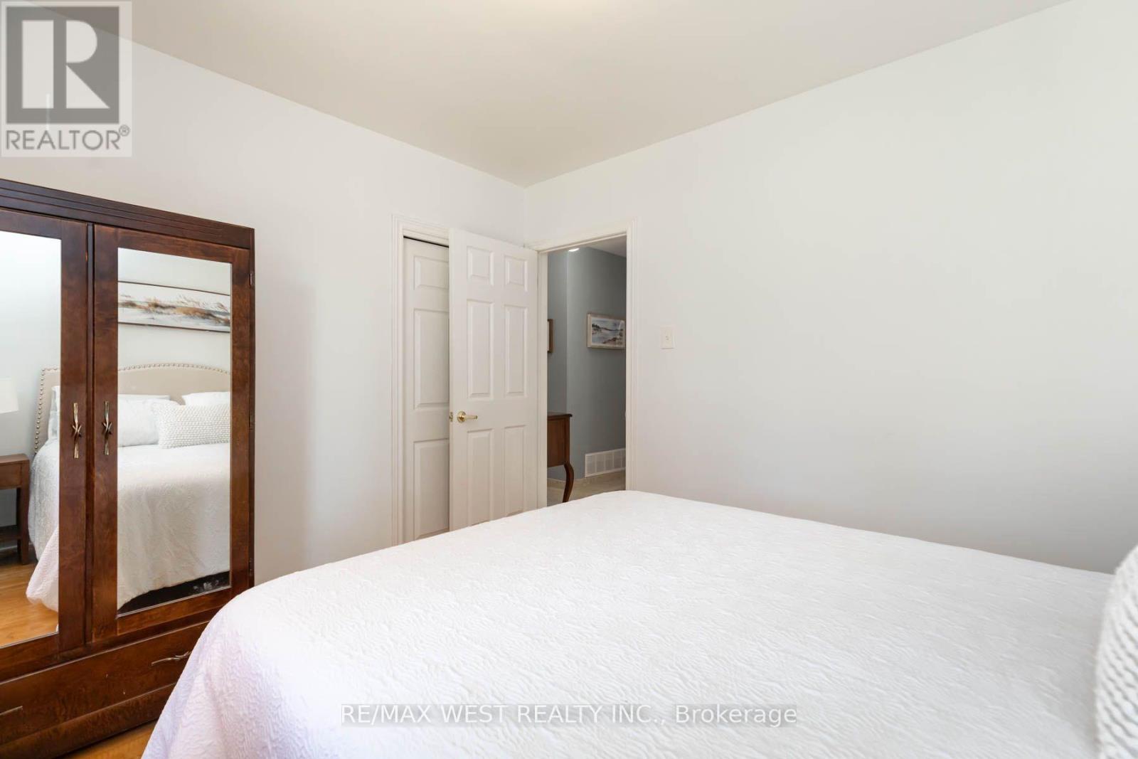 82 Renault Crescent, Toronto, ON photo 24