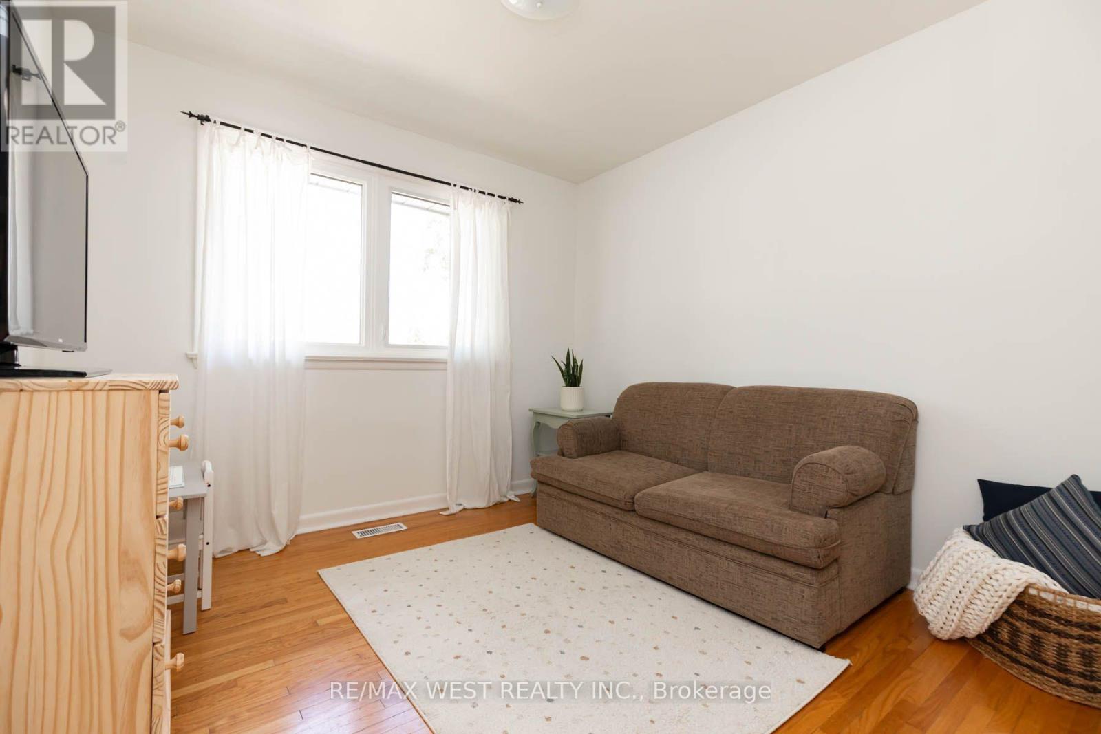 82 Renault Crescent, Toronto, ON photo 25
