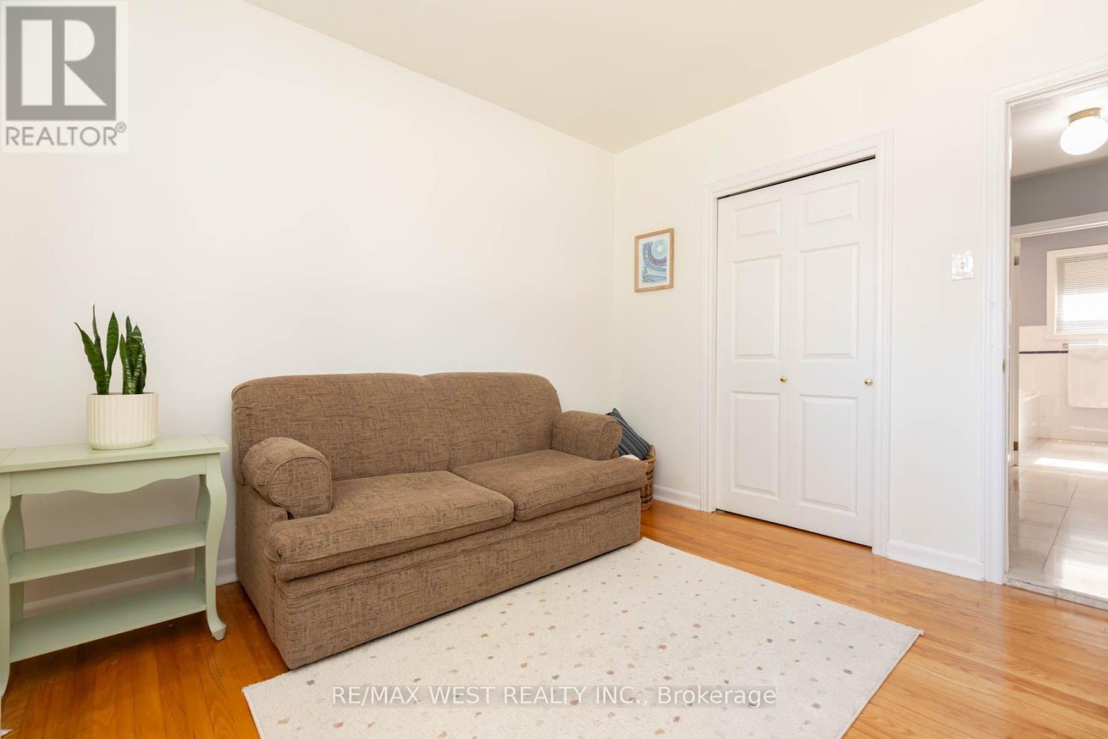 82 Renault Crescent, Toronto, ON photo 27