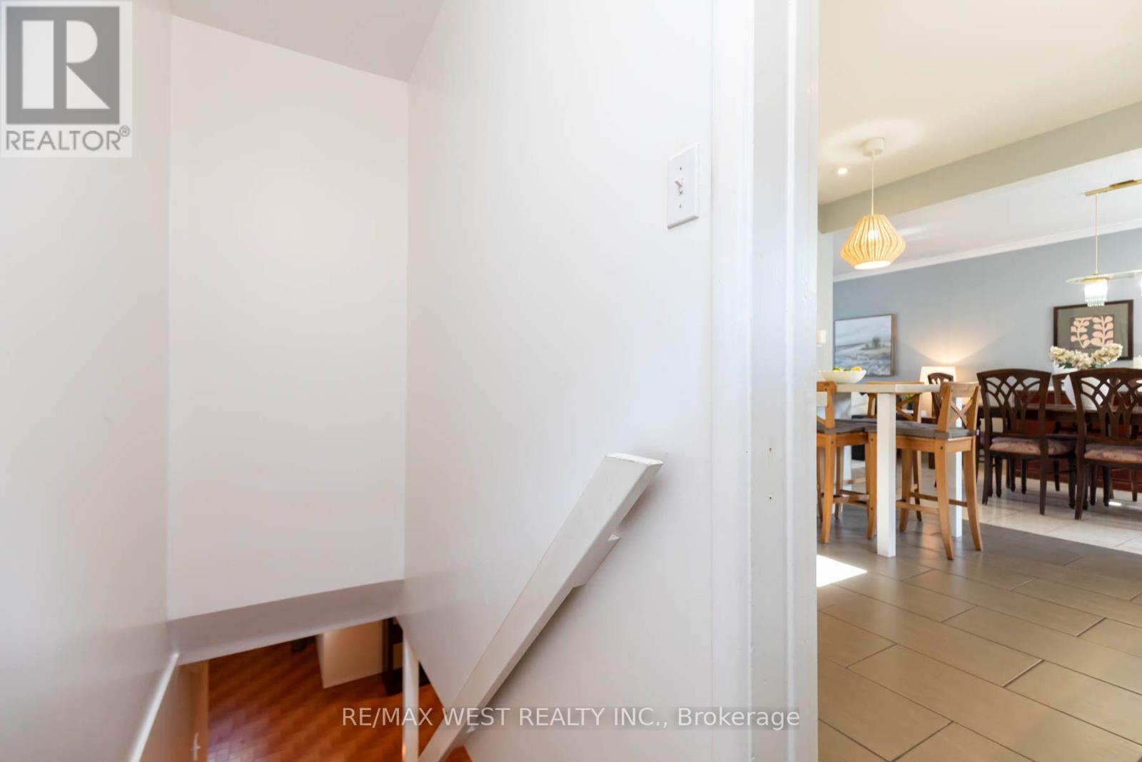 82 Renault Crescent, Toronto, ON photo 29