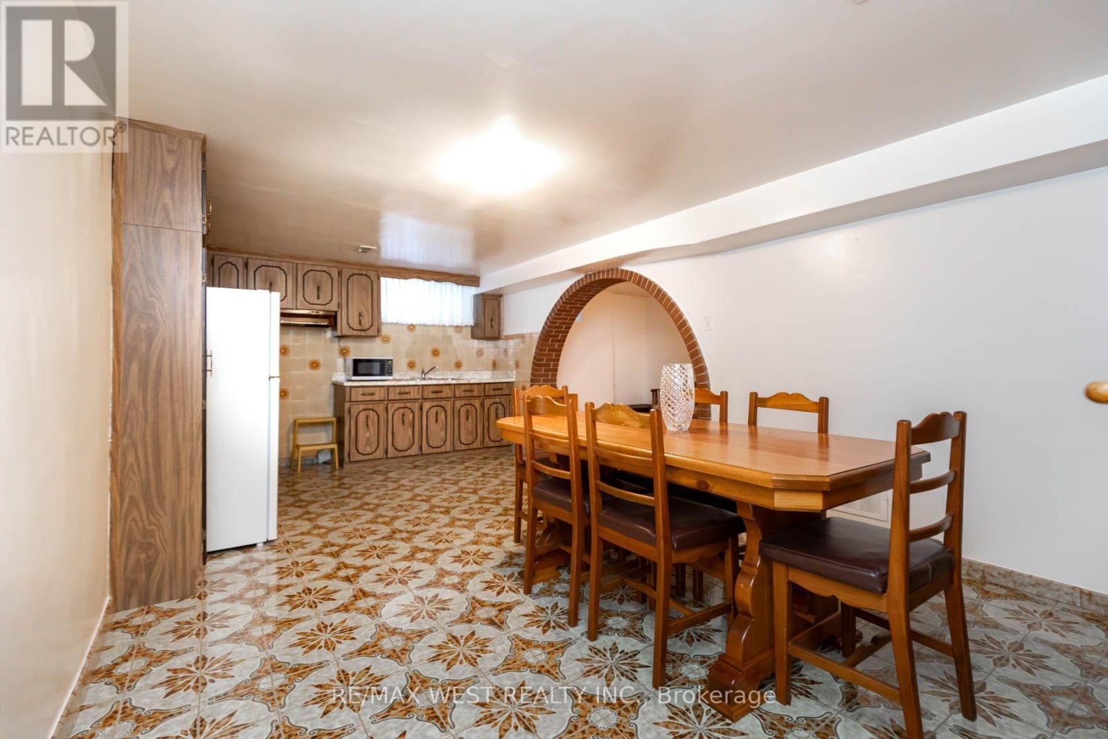 82 Renault Crescent, Toronto, ON photo 35