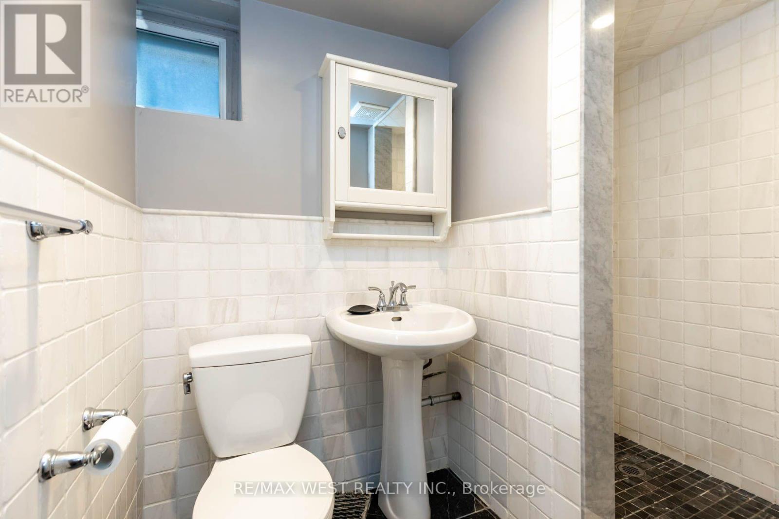 82 Renault Crescent, Toronto, ON photo 38