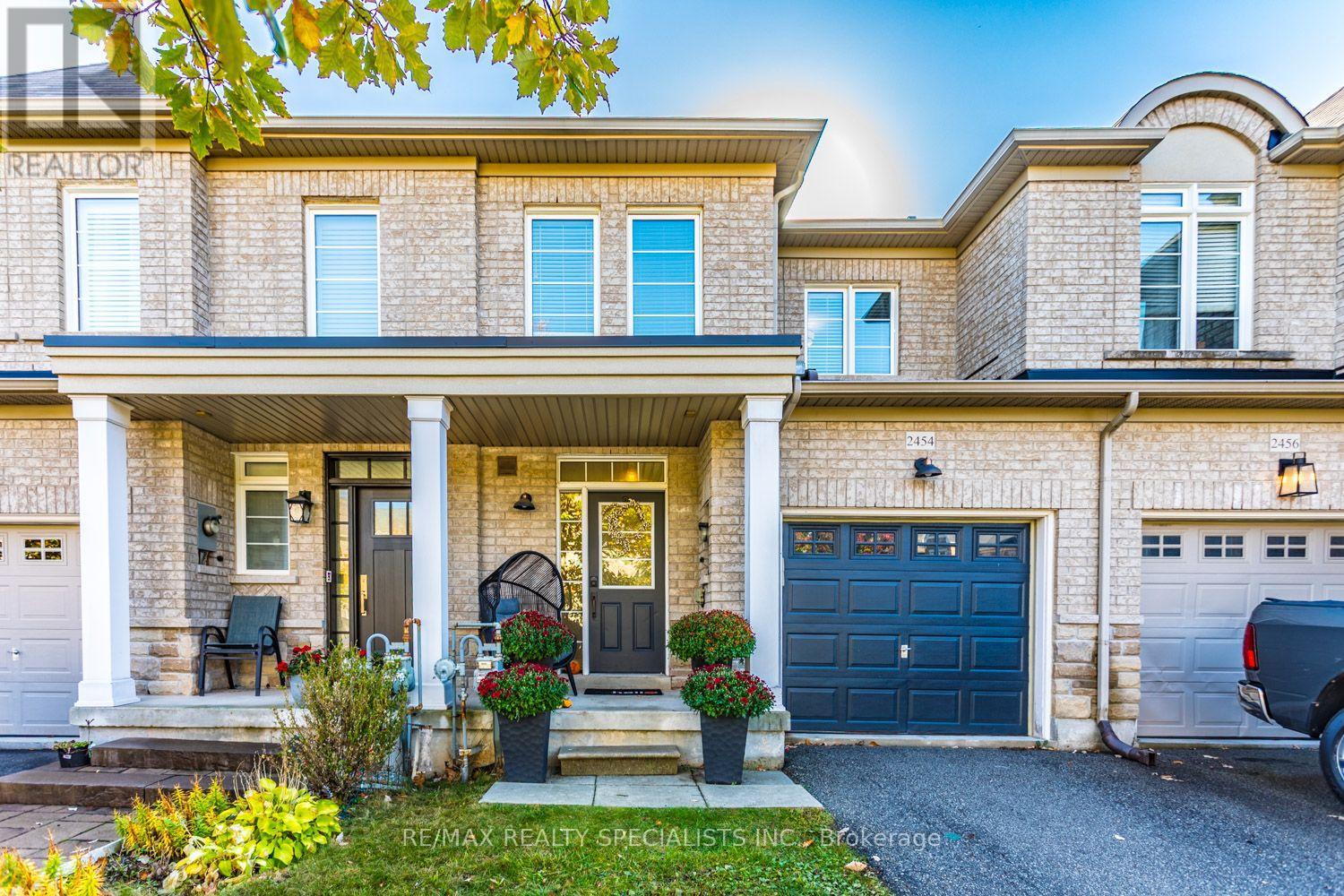 2454 Montagne Avenue, Oakville, ON