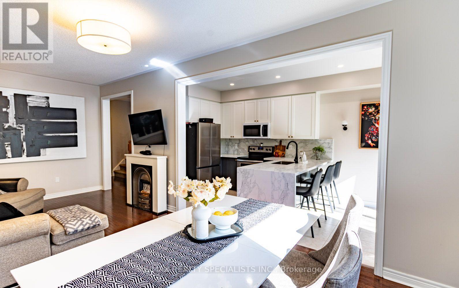 2454 Montagne Avenue, Oakville, ON photo 13