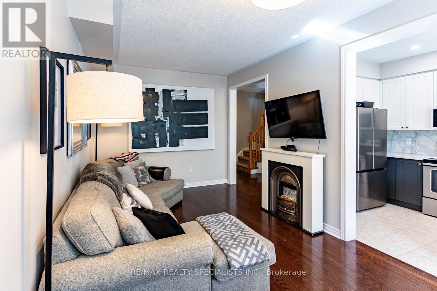 2454 Montagne Avenue, Oakville, ON photo 14