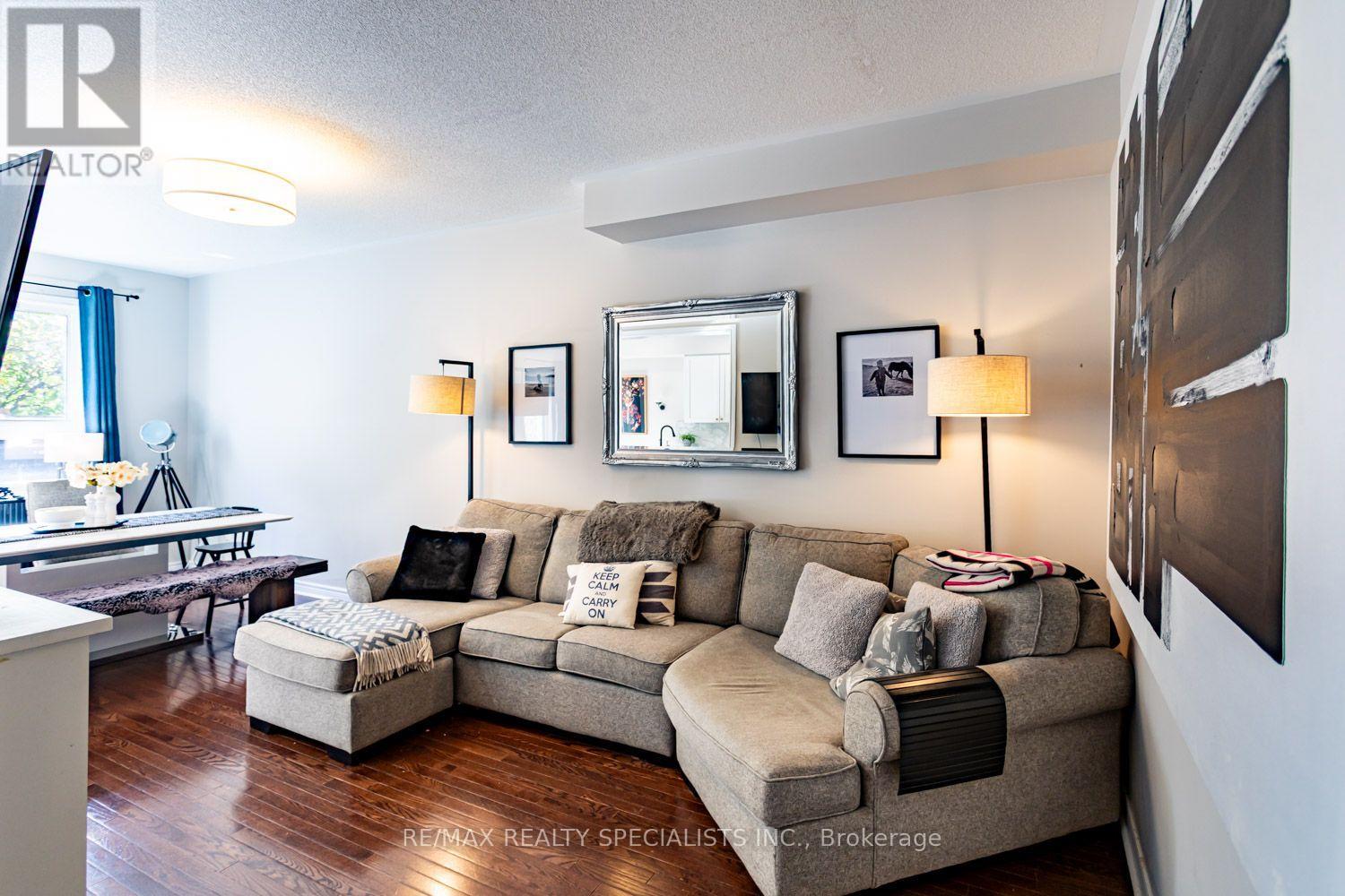 2454 Montagne Avenue, Oakville, ON photo 16