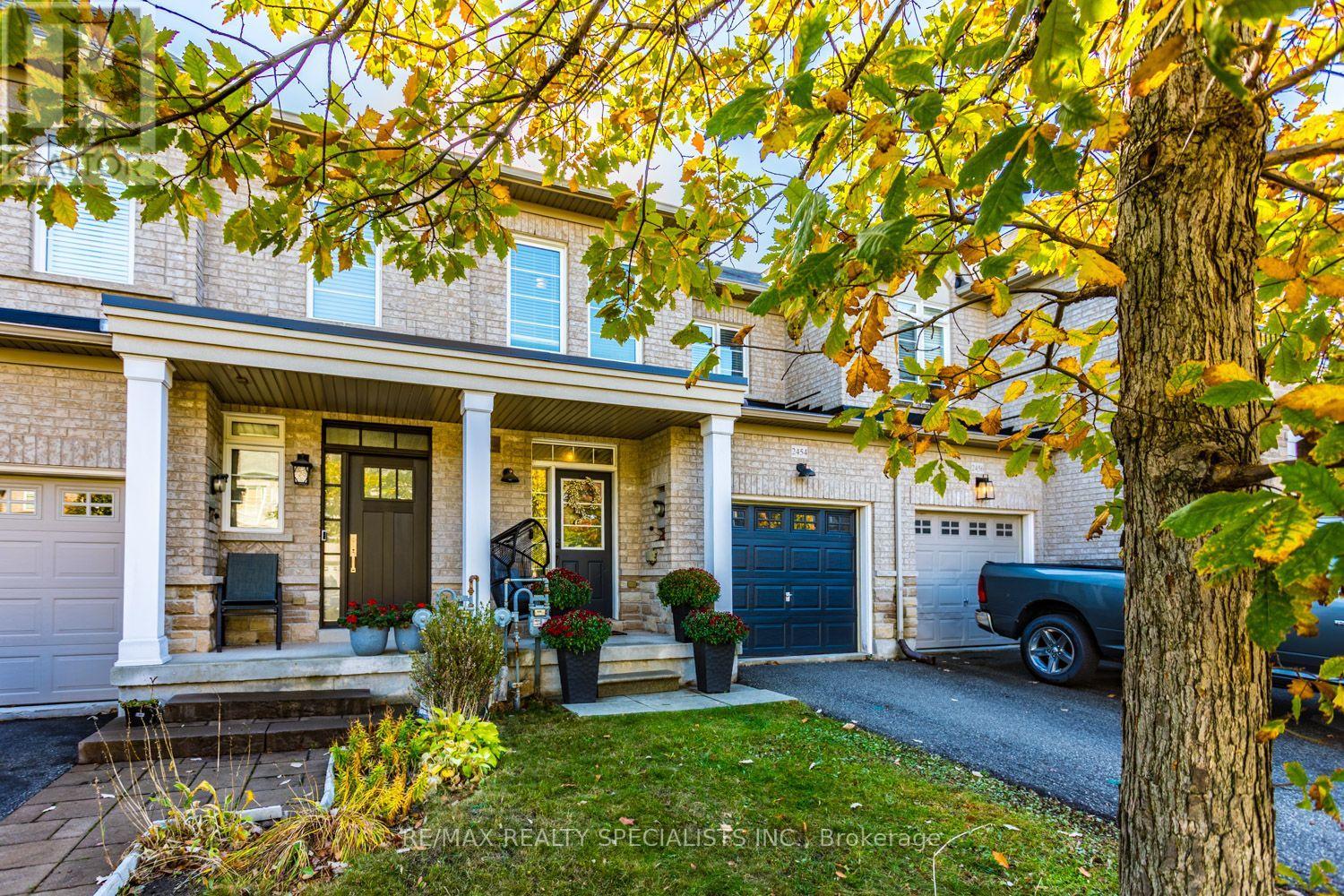 2454 Montagne Avenue, Oakville, ON photo 2