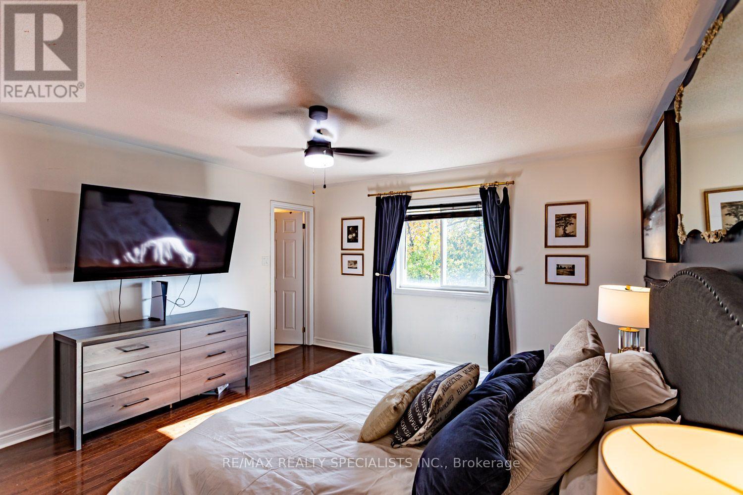 2454 MONTAGNE AVENUE - 26