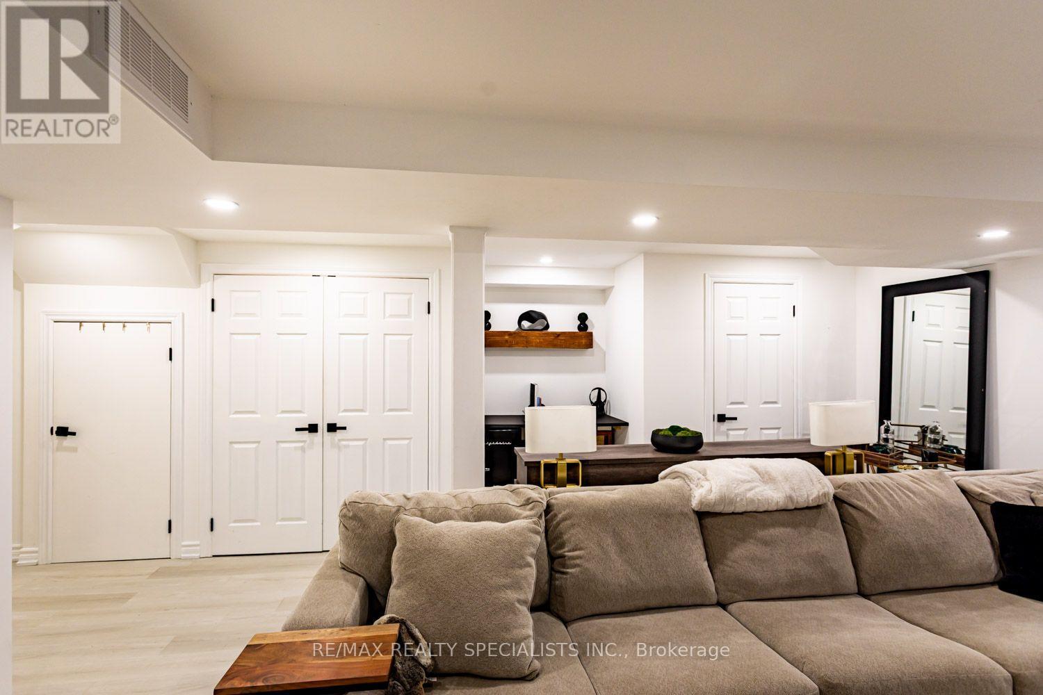 2454 Montagne Avenue, Oakville, ON photo 37