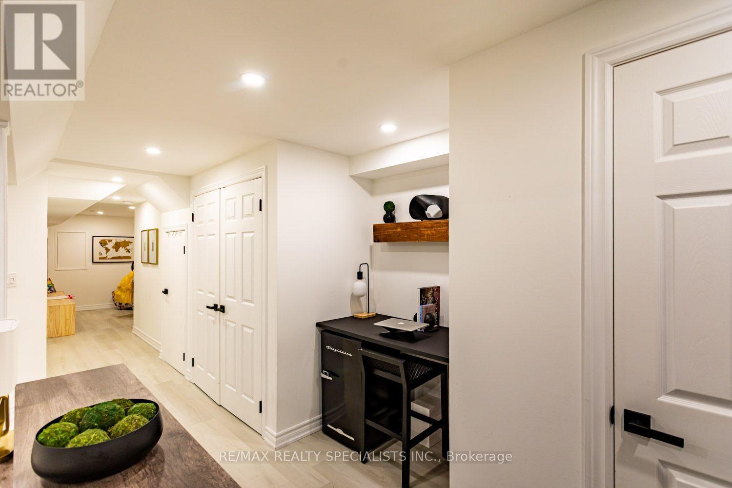 2454 Montagne Avenue, Oakville, ON photo 38