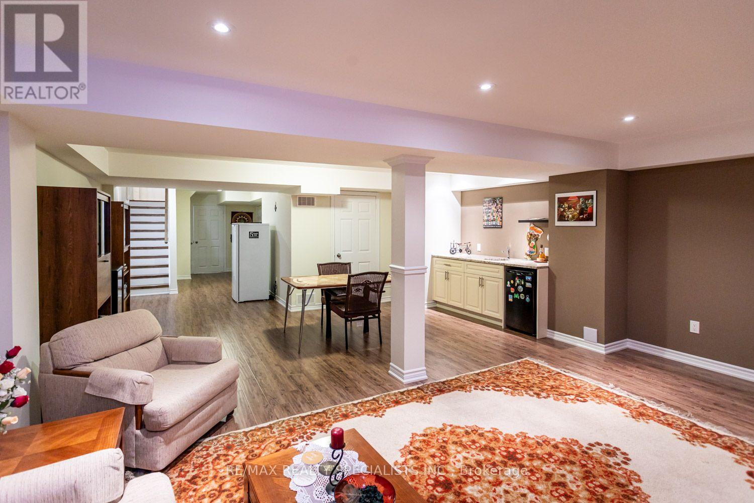 3428 STONEY CRESCENT - 18