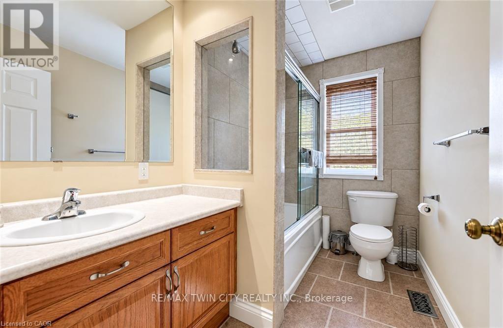 34 BRAUN Street, Kitchener, ON photo 23