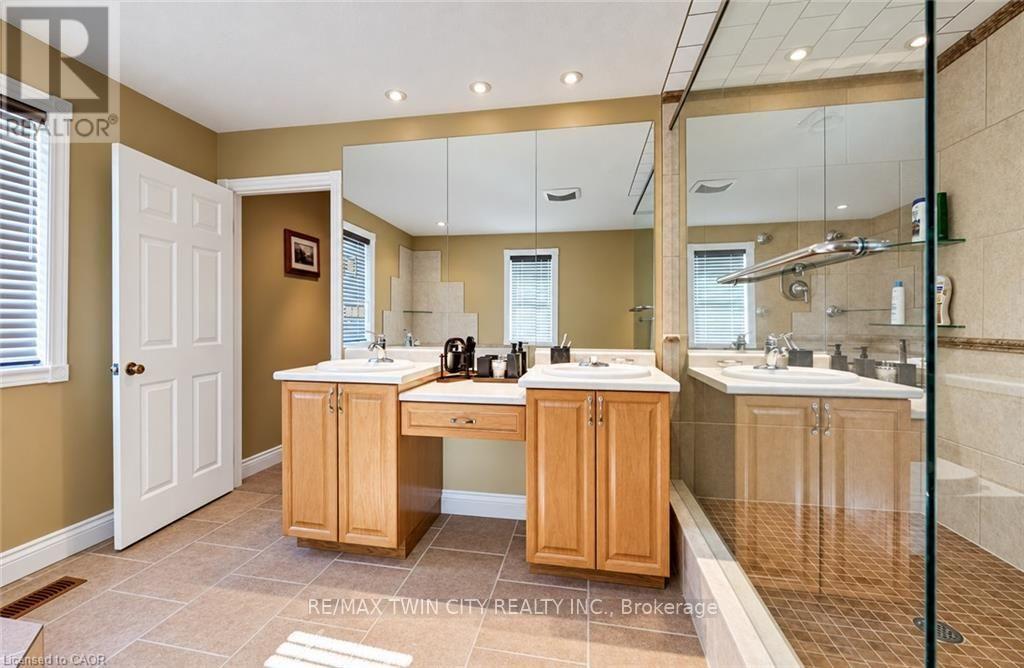 34 BRAUN Street, Kitchener, ON photo 28